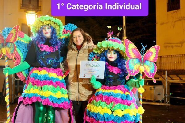 Ganadoras del primer lugar en el Concurso de Disfraces de Carnaval