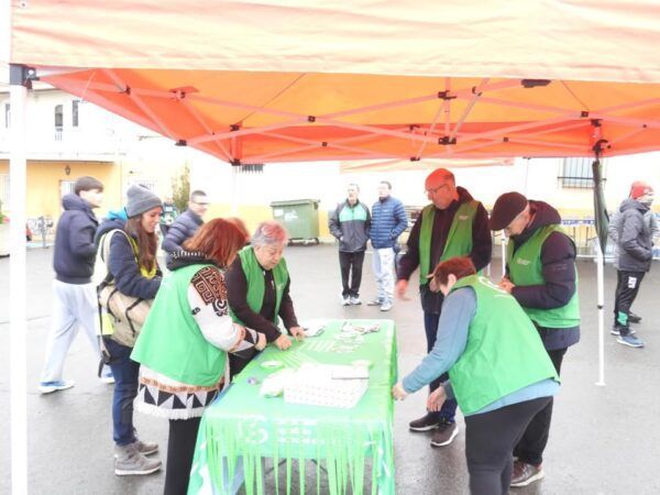 Participantes organizando el 5º Cross La Clásica en Cabrerizos