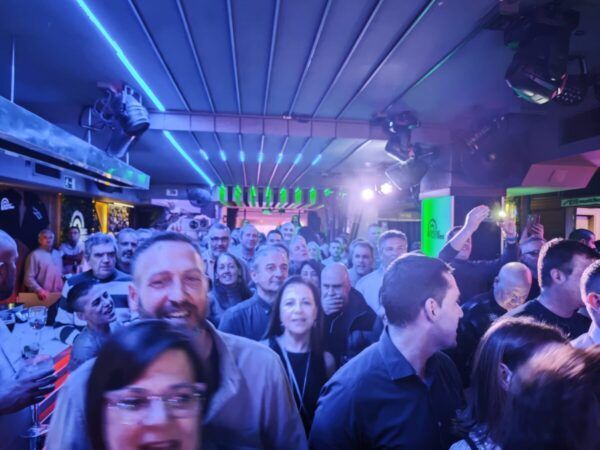 Público disfrutando del concierto en Music Factory Salamanca