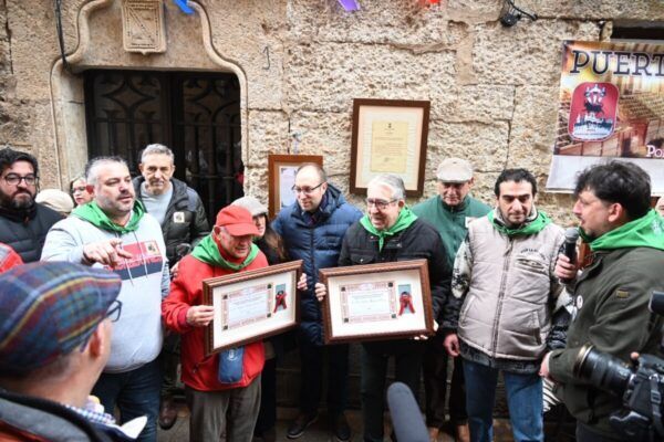 Ceremonia de homenaje a los porteros mayores en Salamanca