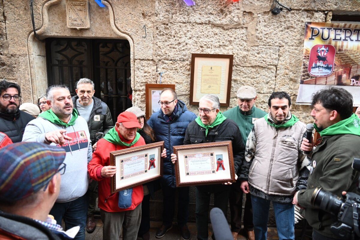 Ceremonia de homenaje a los porteros mayores en Salamanca