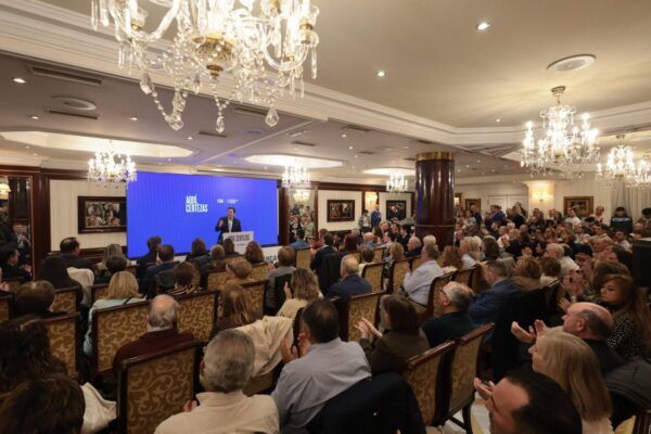 Alfonso Fernández Mañueco hablando en un evento del PP en Salamanca.