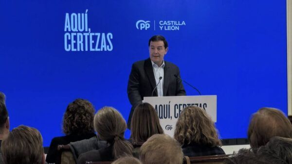 Alfonso Fernández Mañueco hablando en un evento del PP en Salamanca