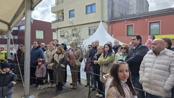Multitud de personas en la Plaza de Guijuelo durante la Matanza de Carnaval
