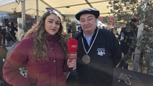 Dos personas en la Matanza de Carnaval en Guijuelo