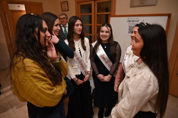 Grupo de mujeres en un evento de Carnaval en Guijuelo