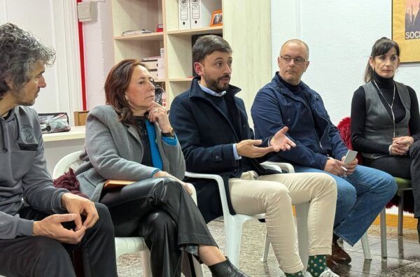 Reunión del PSOE en Villar de la Reina con ciudadanos y representantes
