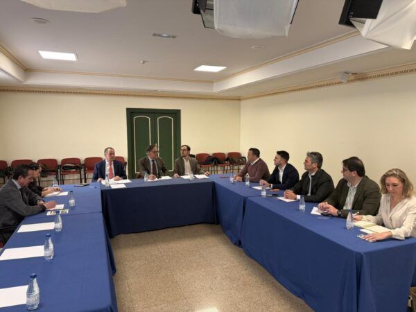 Reunión entre el alcalde y representantes de la hostelería en Salamanca