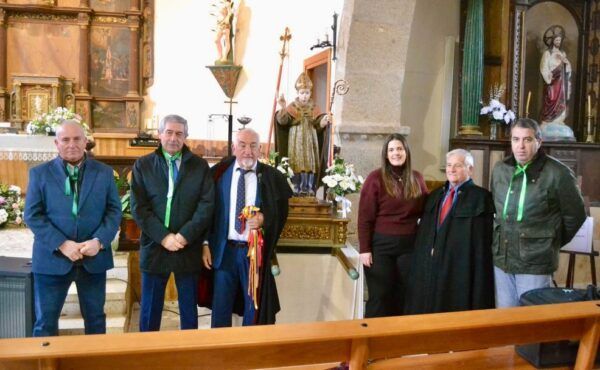 Grupo de personas celebrando las fiestas de San Blas en Sepulcro-Hilario