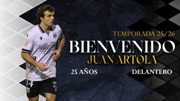 Juan Artola, delantero del Unionistas de Salamanca, en la temporada 25/26.