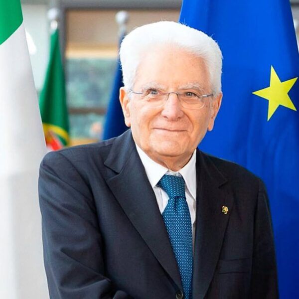 Sergio Mattarella en ceremonia de doctorado honoris causa en la USAL
