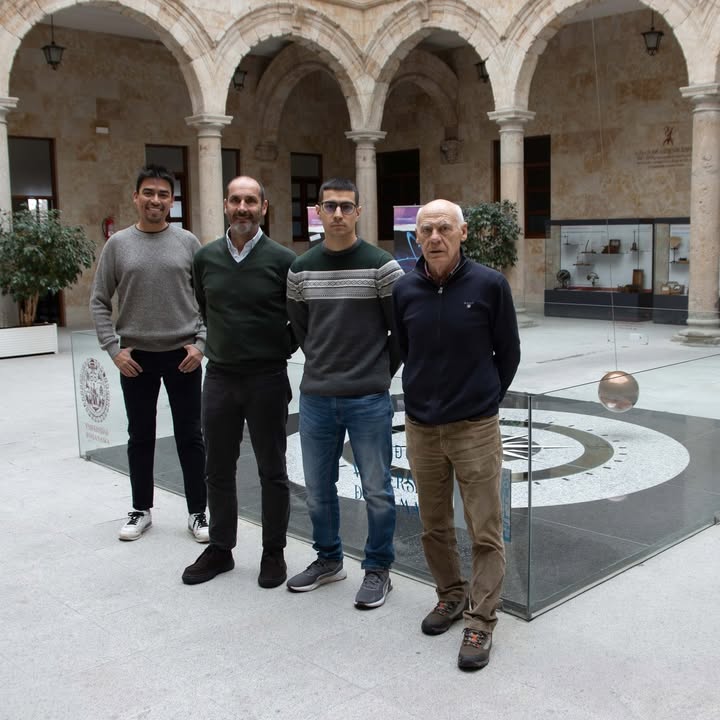 Investigadores de la Universidad de Salamanca trabajando en tecnología de energía renovable