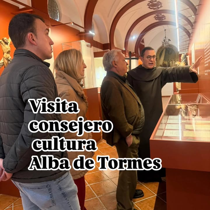Visita del consejero de Cultura en la exposición sobre San Juan de la Cruz