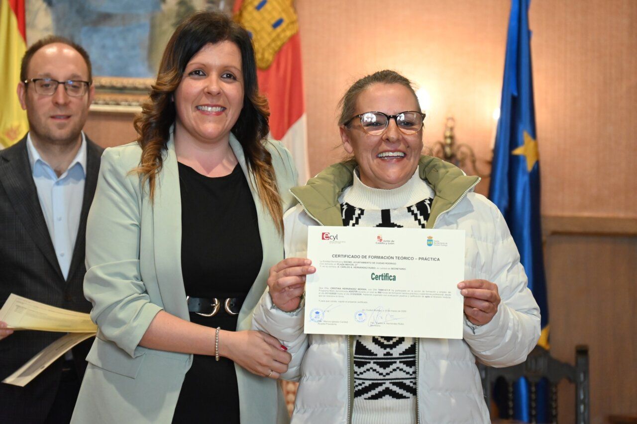 Entrega de certificados a participantes del programa Asistir en Ciudad Rodrigo.