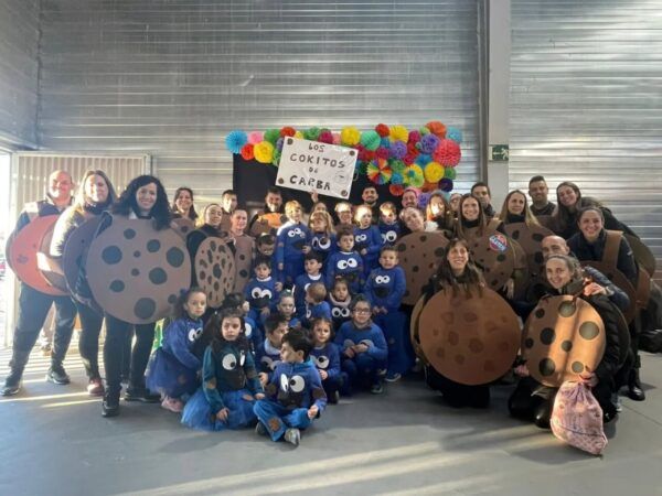 Grupo de personas disfrazadas de galletas en Carbajosa de la Sagrada