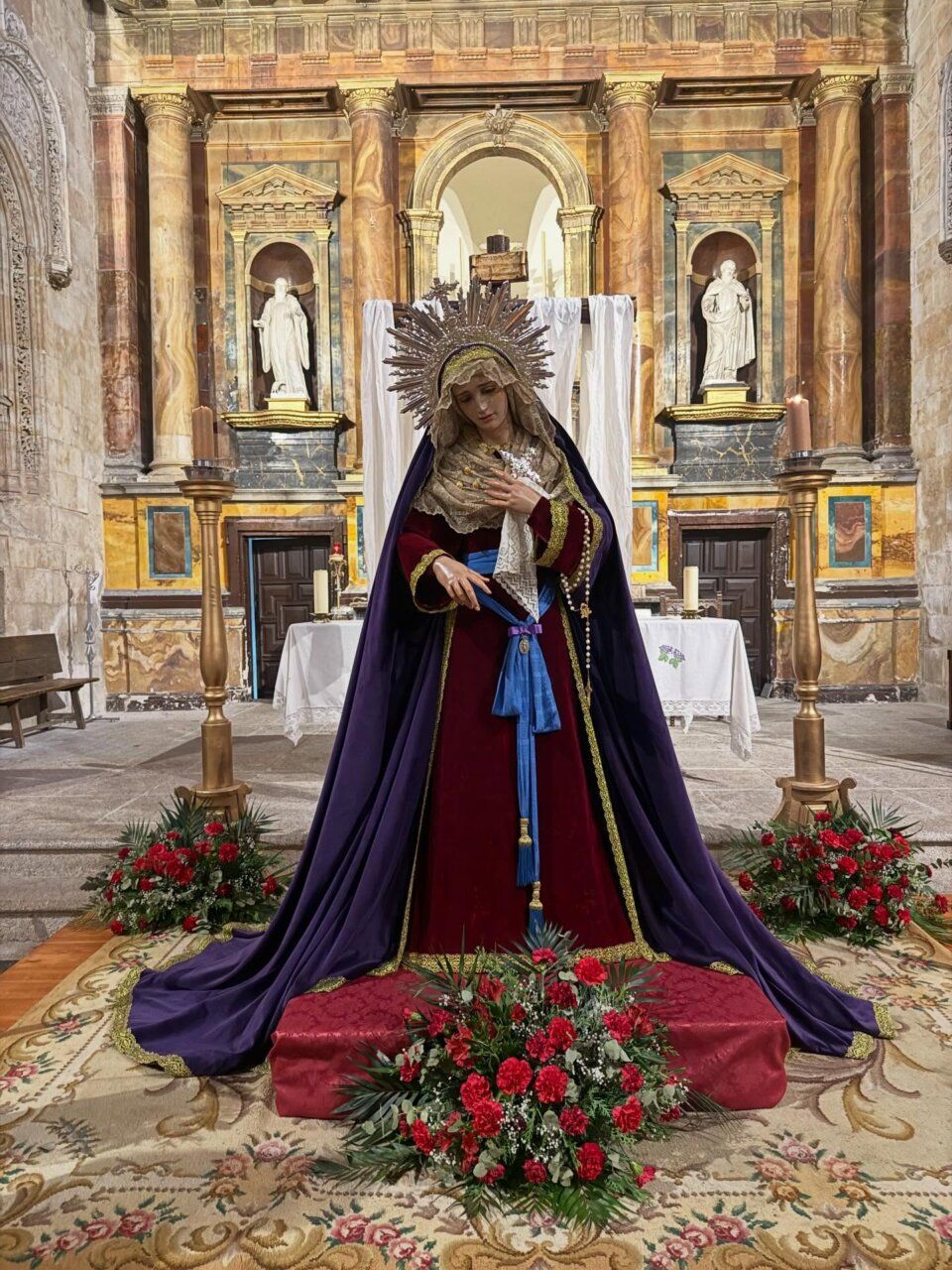 Imagen de María Santísima de Gracia y Amparo en la iglesia de San Benito.
