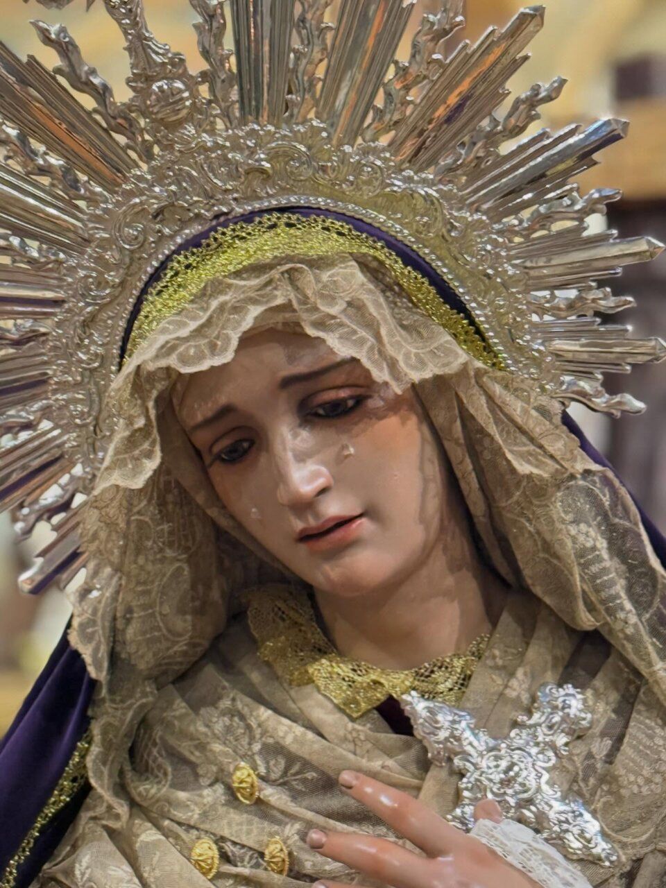 Imagen de María Santísima de Gracia y Amparo en la iglesia de San Benito