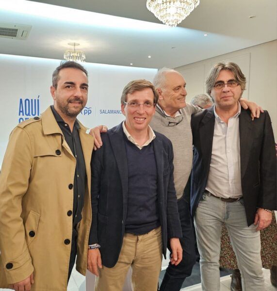 Representantes del Partido Popular en un acto de campaña en Peñaranda.