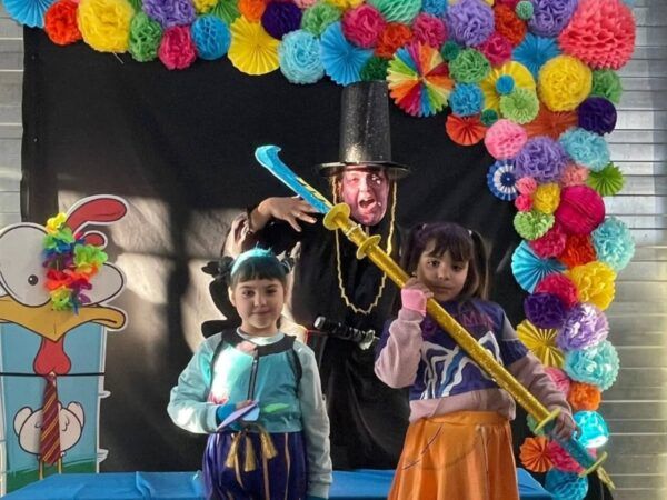 Niños disfrazados en el concurso de Carnaval en Carbajosa de la Sagrada