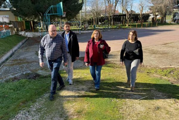 Carmen Ávila y Fran Díaz visitan Proyecto Hombre en Salamanca