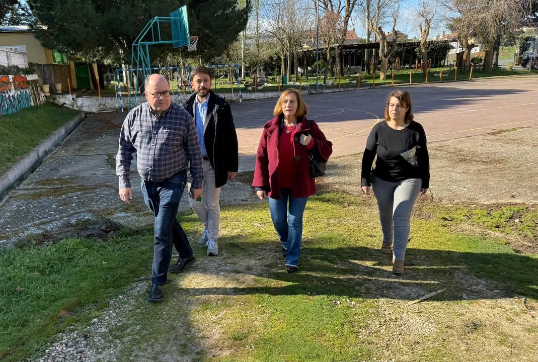 Carmen Ávila y Fran Díaz visitan Proyecto Hombre en Salamanca