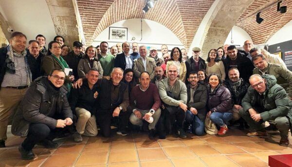 Grupo de participantes en la clausura de la MasterClass de toros en Salamanca