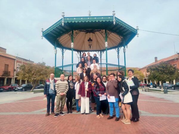 Grupo de graduados en la clausura de programas de empleo en Peñaranda