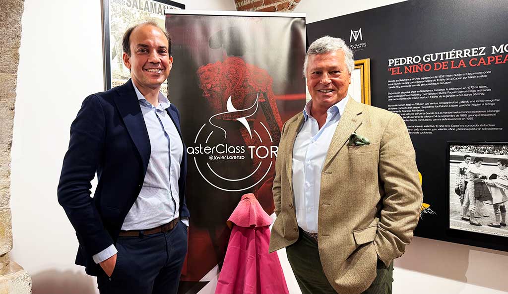 Víctor Mendes y Javier Lorenzo en la MasterClass de toros en Salamanca