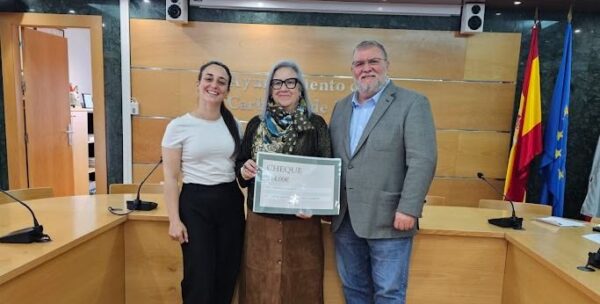 Entrega de cheque por la Castañada Solidaria en el Ayuntamiento de Carbajosa