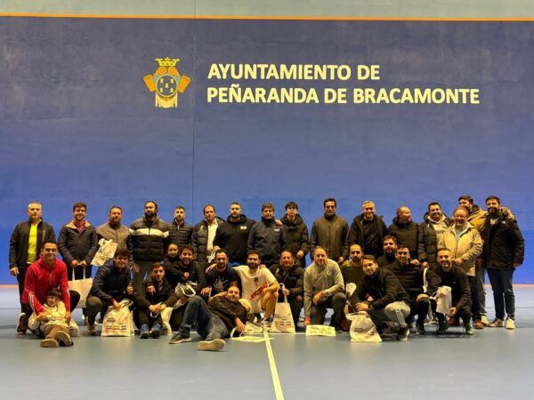 Participantes del III Torneo de Frontenis Parejas Ciegas en Peñaranda