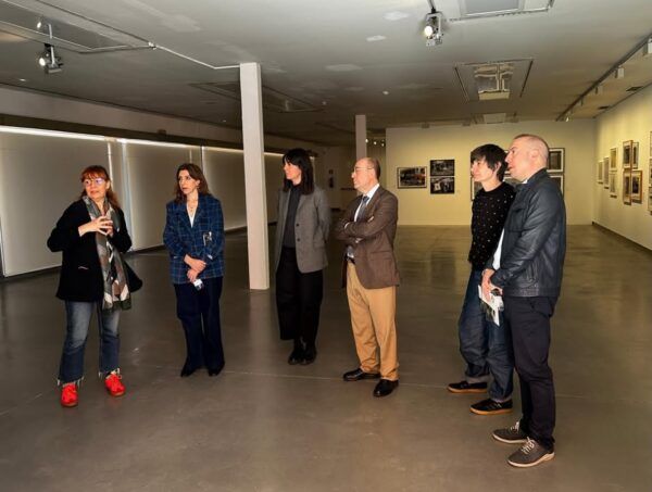 Visita guiada en la exposición de fotografía en Salamanca