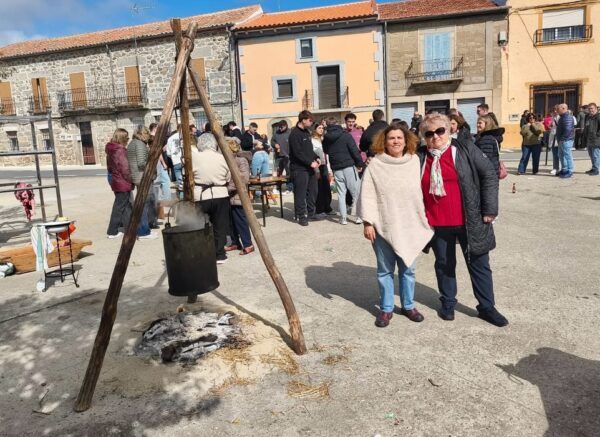 Celebración de la matanza tradicional en Gallegos de Solmirón con participantes
