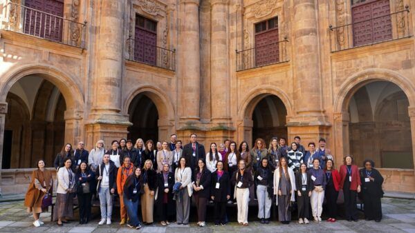Grupo de profesionales en la International Staff and Teaching Week en la UPSA