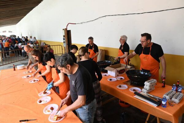 Participantes preparando platos en la Feria del Farinato 2026