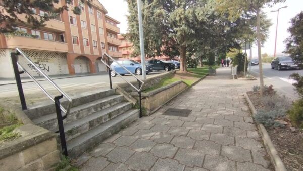 Barandilla instalada para mejorar la accesibilidad en Santa Marta