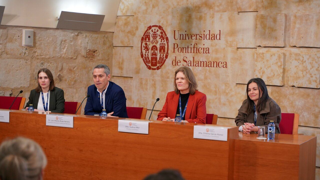 Panel de expertos en la International Staff and Teaching Week en UPSA 2026