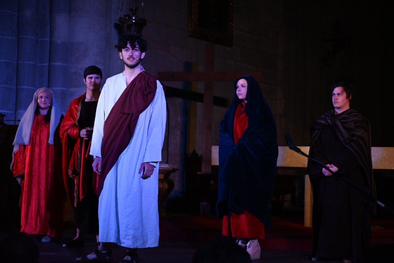 Actores en la representación de La Pasión en la Catedral de Ciudad Rodrigo