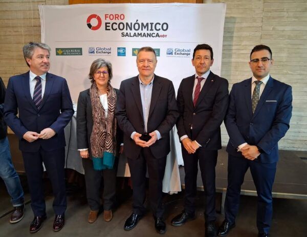 Líderes empresariales en el foro económico 'Momento de España' en Salamanca.