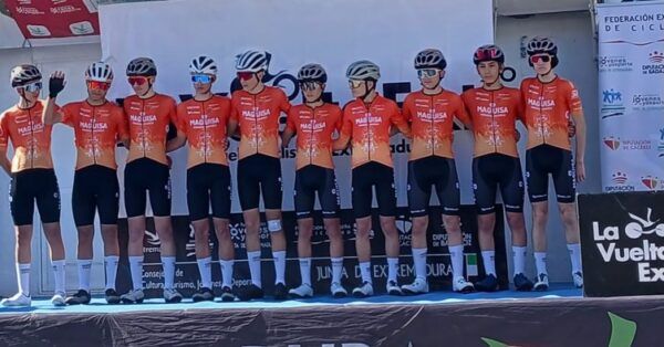Equipo Maguisa Guijuelo en la Vuelta Cadete a Extremadura 2026