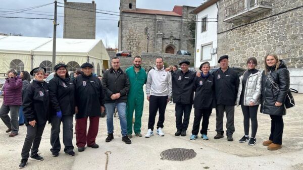 Grupo de personas en la matanza de Valdefuentes de Sangusin