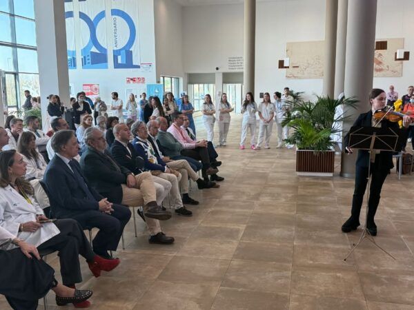 Concierto inaugural en el Hospital de Salamanca con pacientes y personal médico
