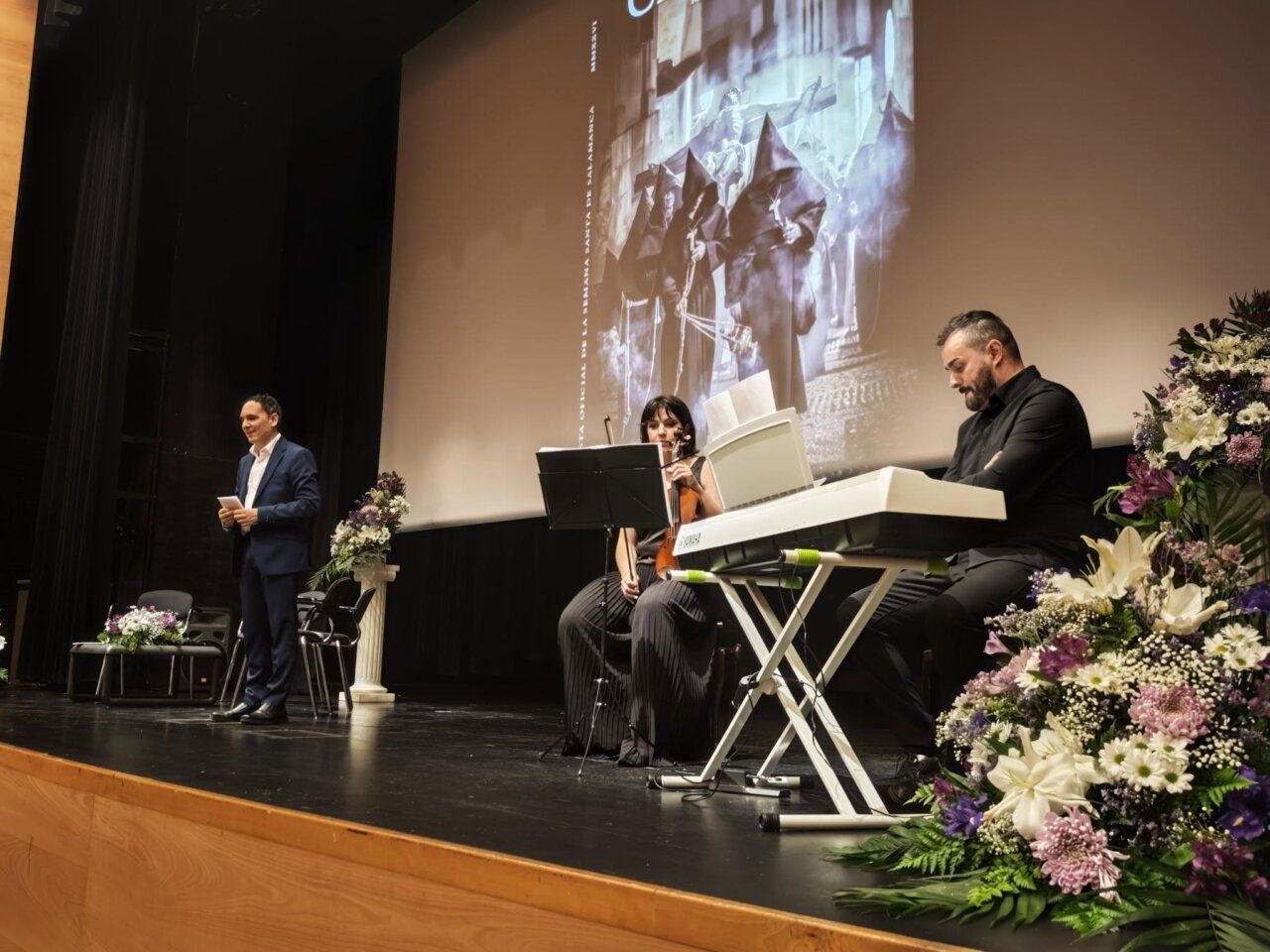 Presentación de la revista Christus en el Teatro Unicaja de Salamanca