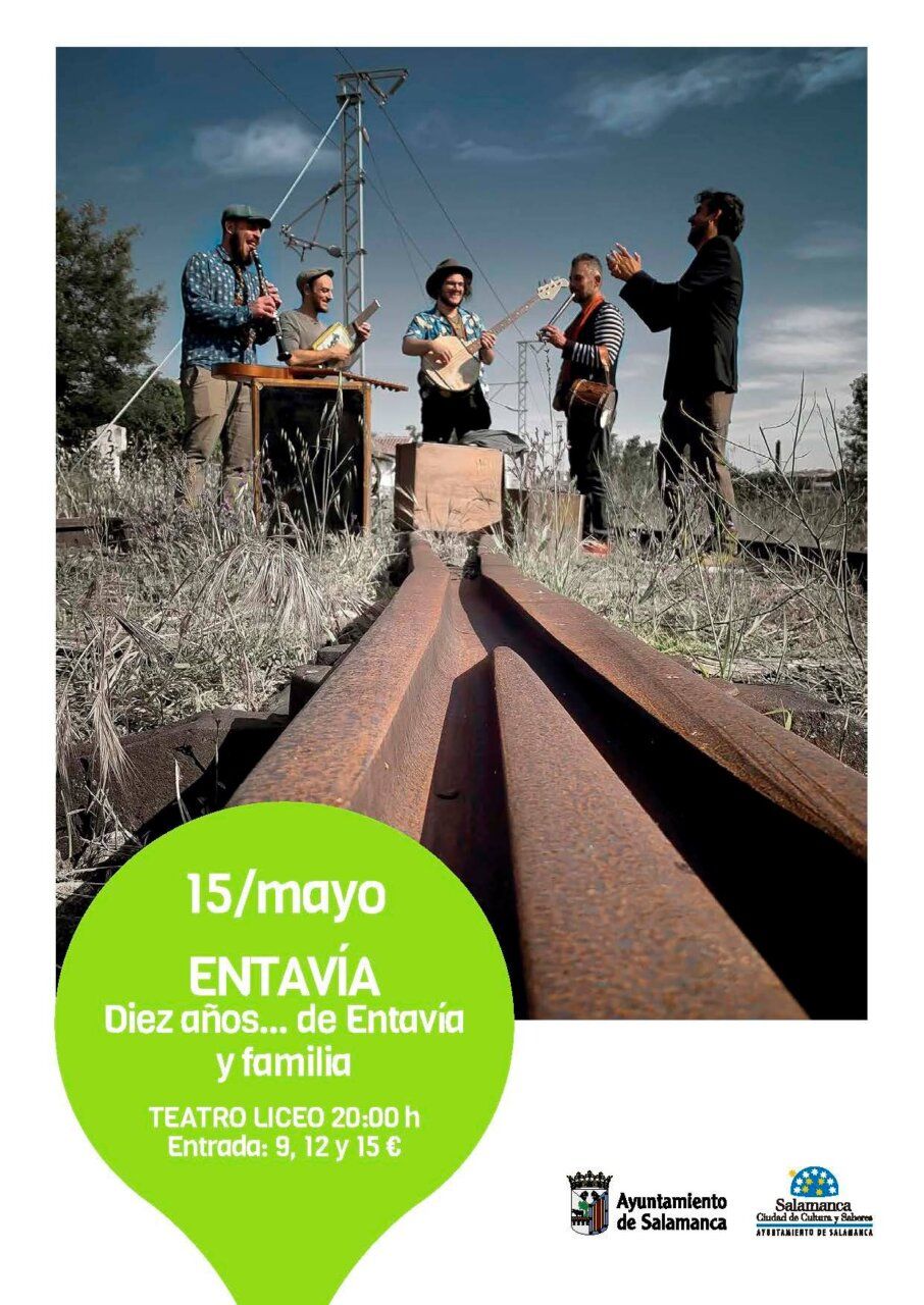 Grupo musical actuando en un evento cultural en Salamanca