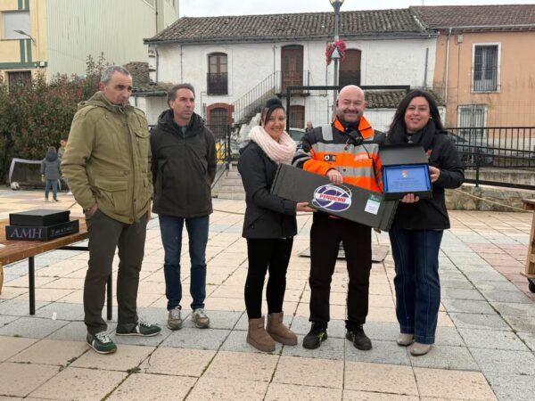 Entrega de reconocimiento a la Protección Civil de Guijuelo en Campillo