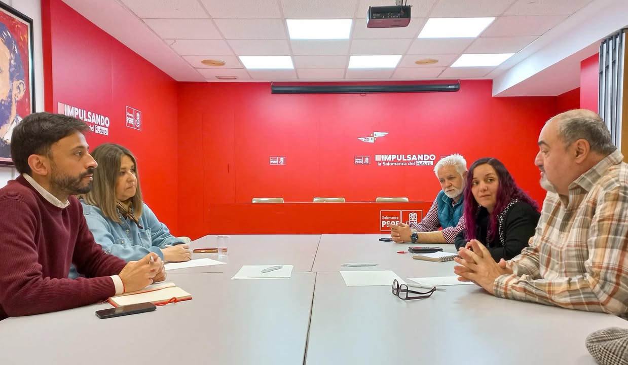 Reunión del PSOE de Salamanca con bomberos sobre prevención de incendios