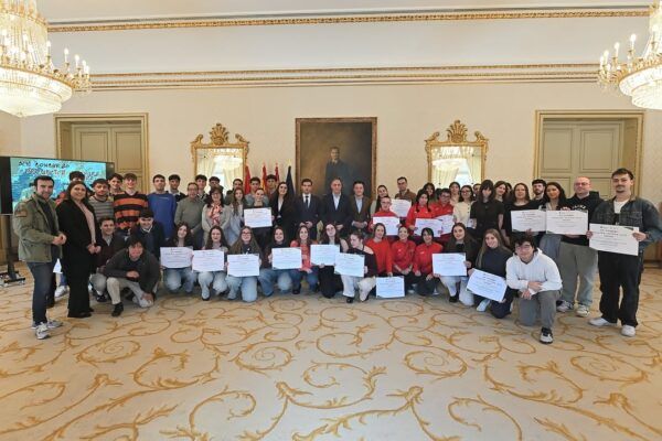 Grupo de jóvenes premiados en el concurso de proyectos en Salamanca