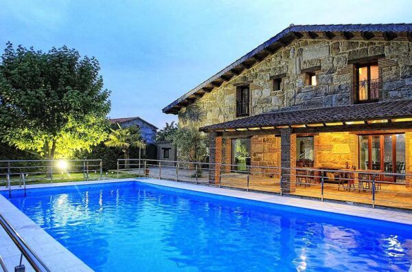 Casa rural con piscina en Salamanca, ideal para escapadas