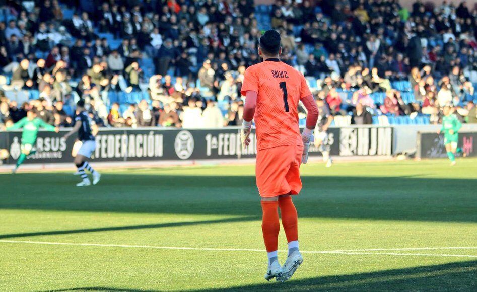 Portero del Unionistas CF en un partido contra el Arenteiro