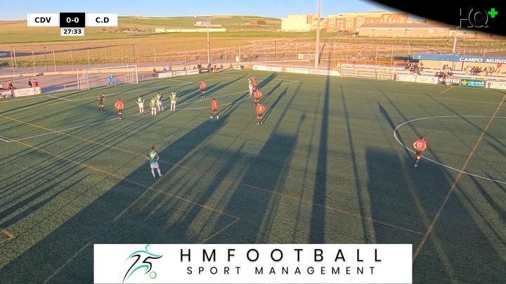 Jugadores del Club Deportivo Villares de la Reina en un partido de fútbol