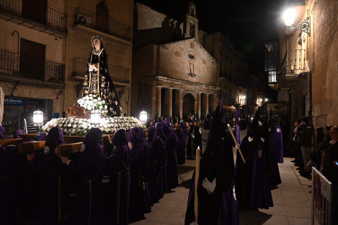 Procesión de la Virgen Dolorosa en Ciudad Rodrigo durante la Semana Santa.